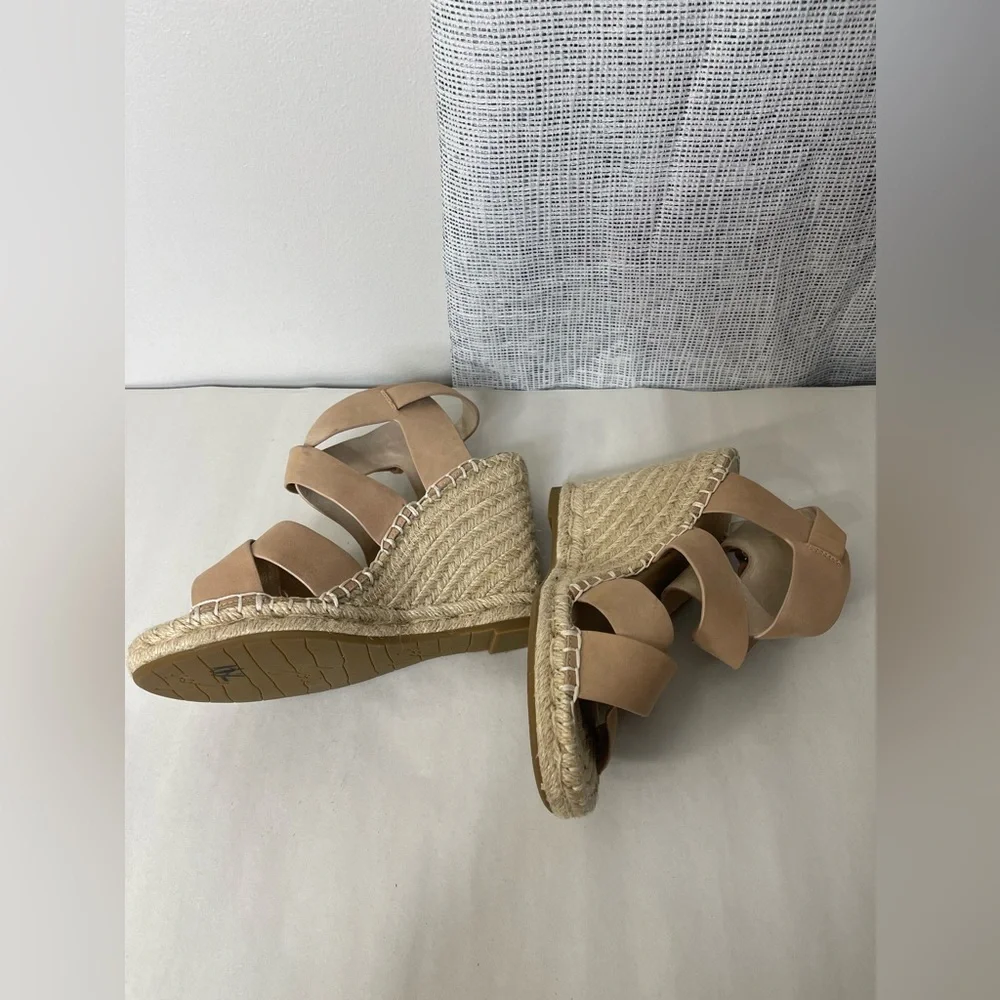 Josie NWOT Women’s Nude Suede Espadrille Wedge Sandal Sz 7